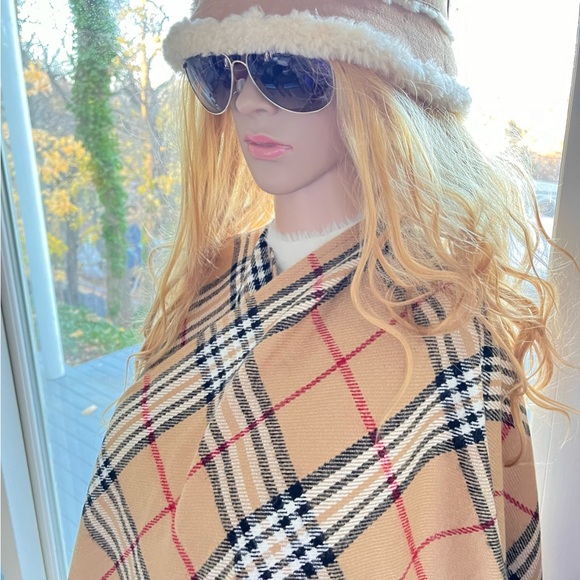 Check Shawl Wrap - Picture 2 of 4